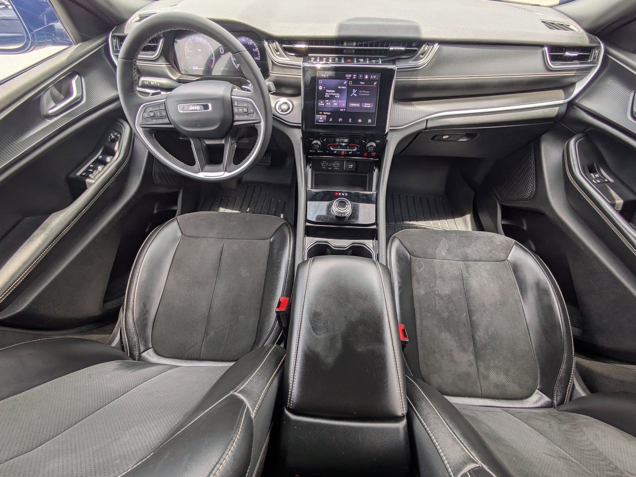 2023 Jeep GRAND CHEROKEE L Base