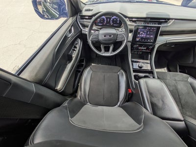 2023 Jeep GRAND CHEROKEE L Base