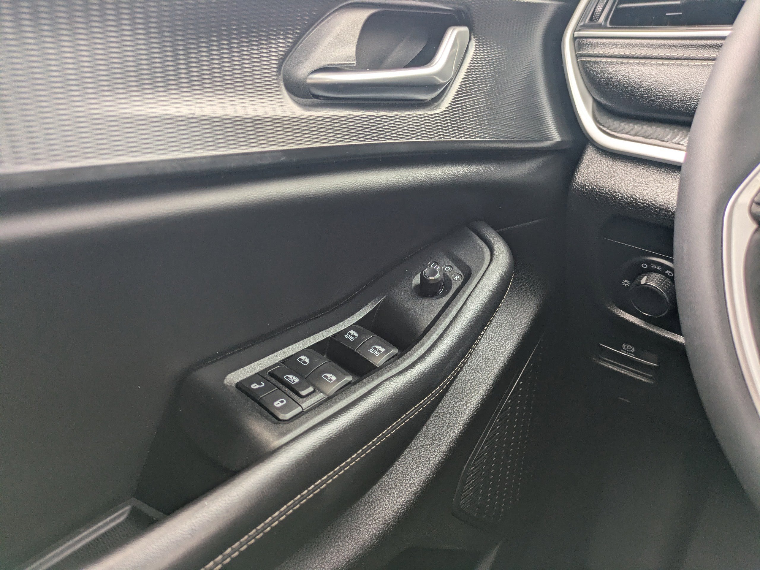 2023 Jeep GRAND CHEROKEE L Base
