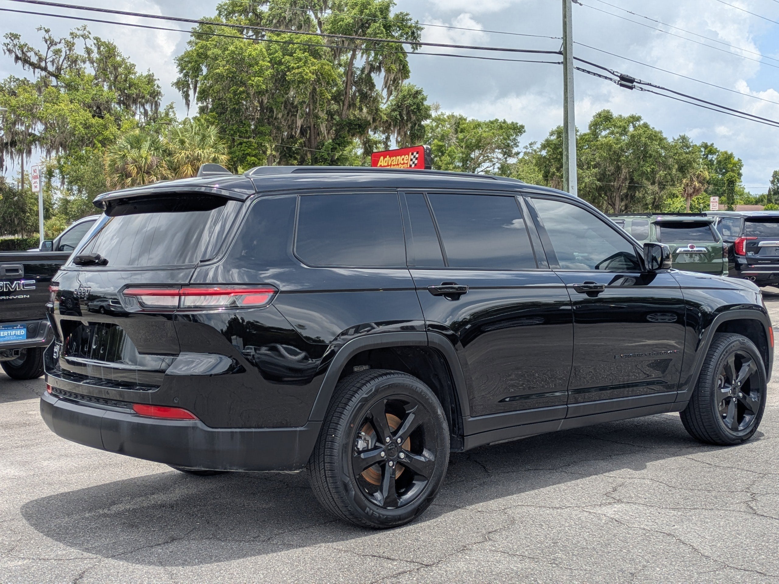 2023 Jeep GRAND CHEROKEE L Base