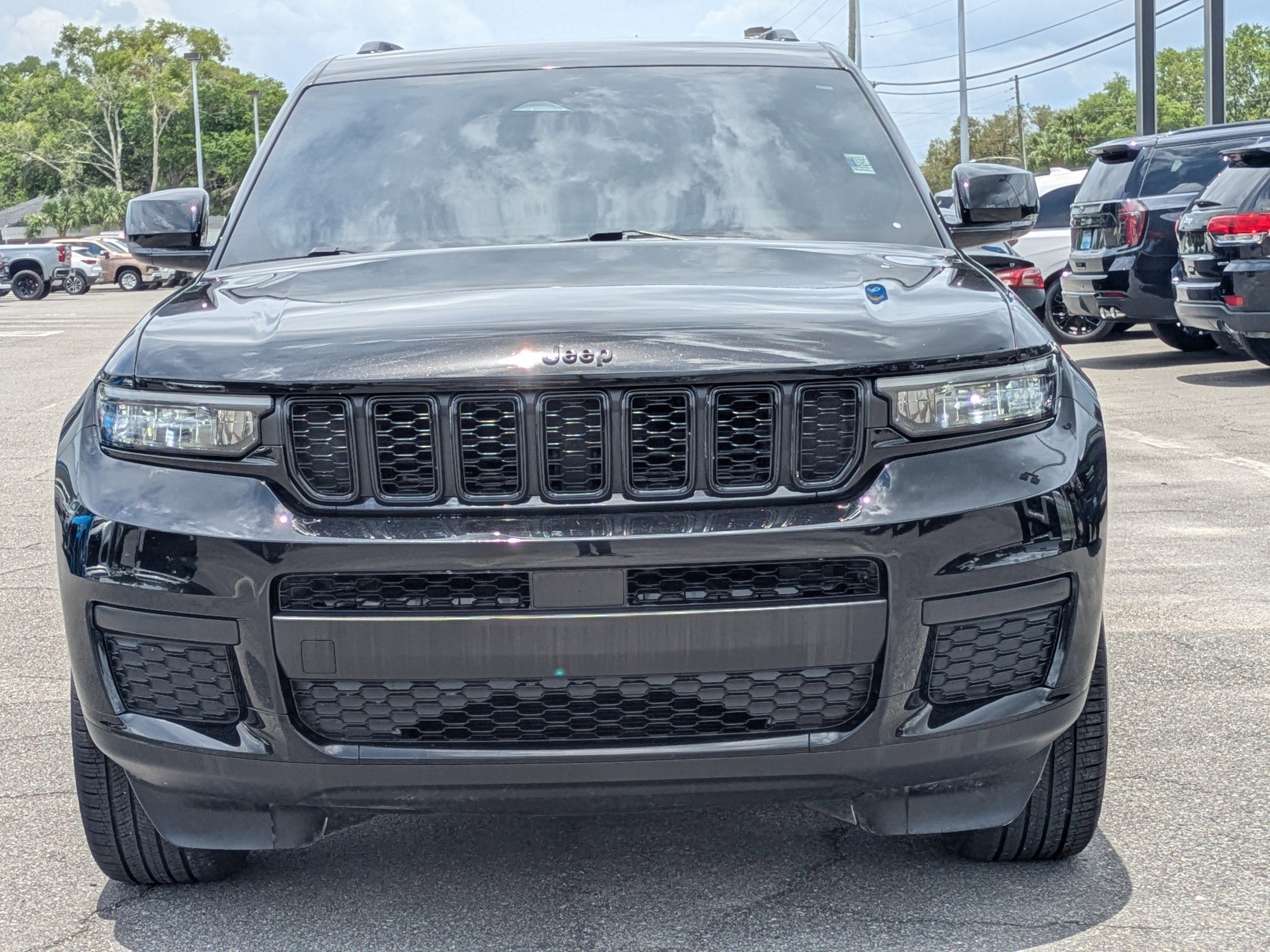 2023 Jeep GRAND CHEROKEE L Base