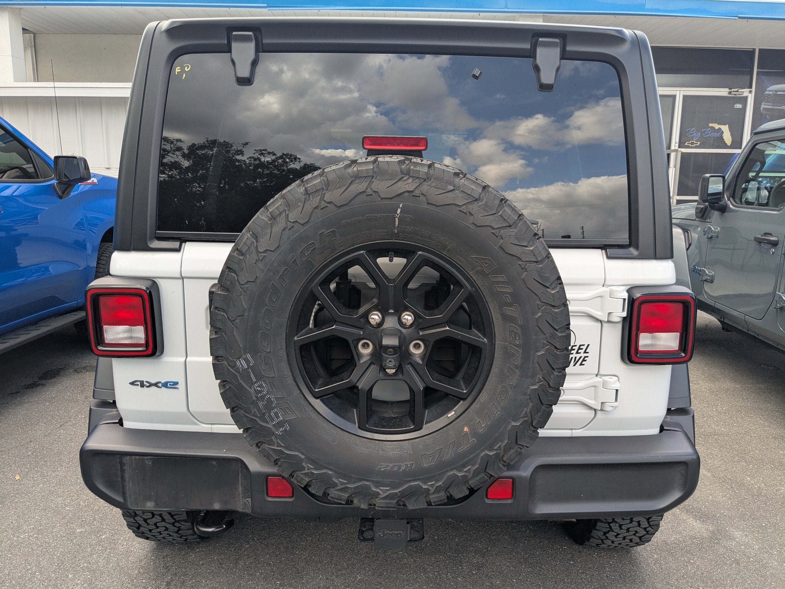 2025 Jeep Wrangler 4xe Willys