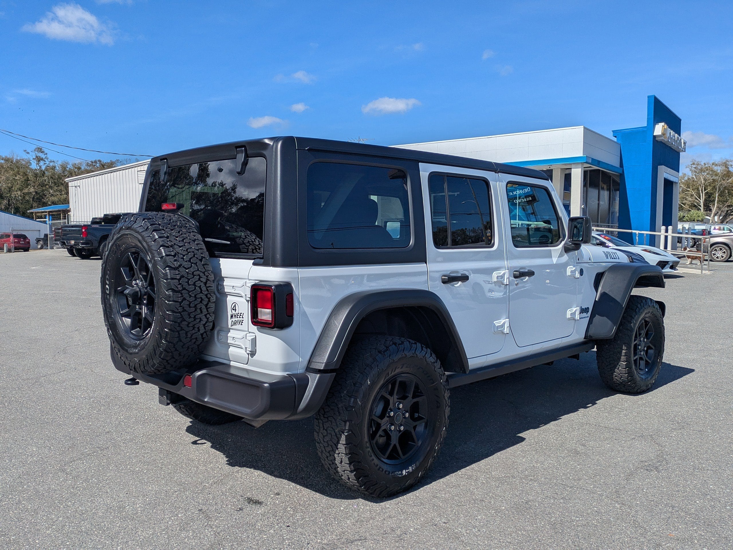 2025 Jeep Wrangler 4xe Willys