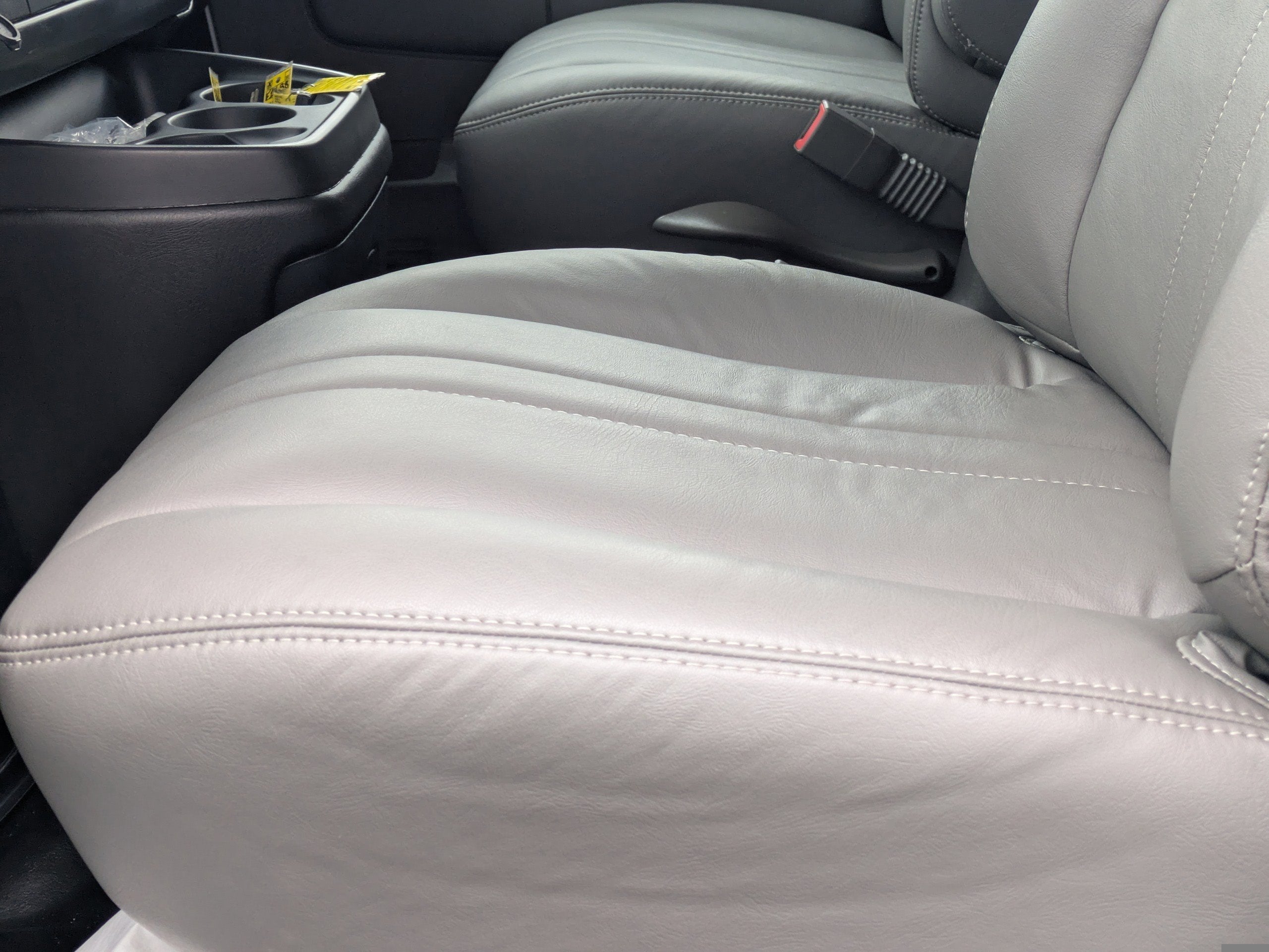 2025 Chevrolet Express Passenger 1LS