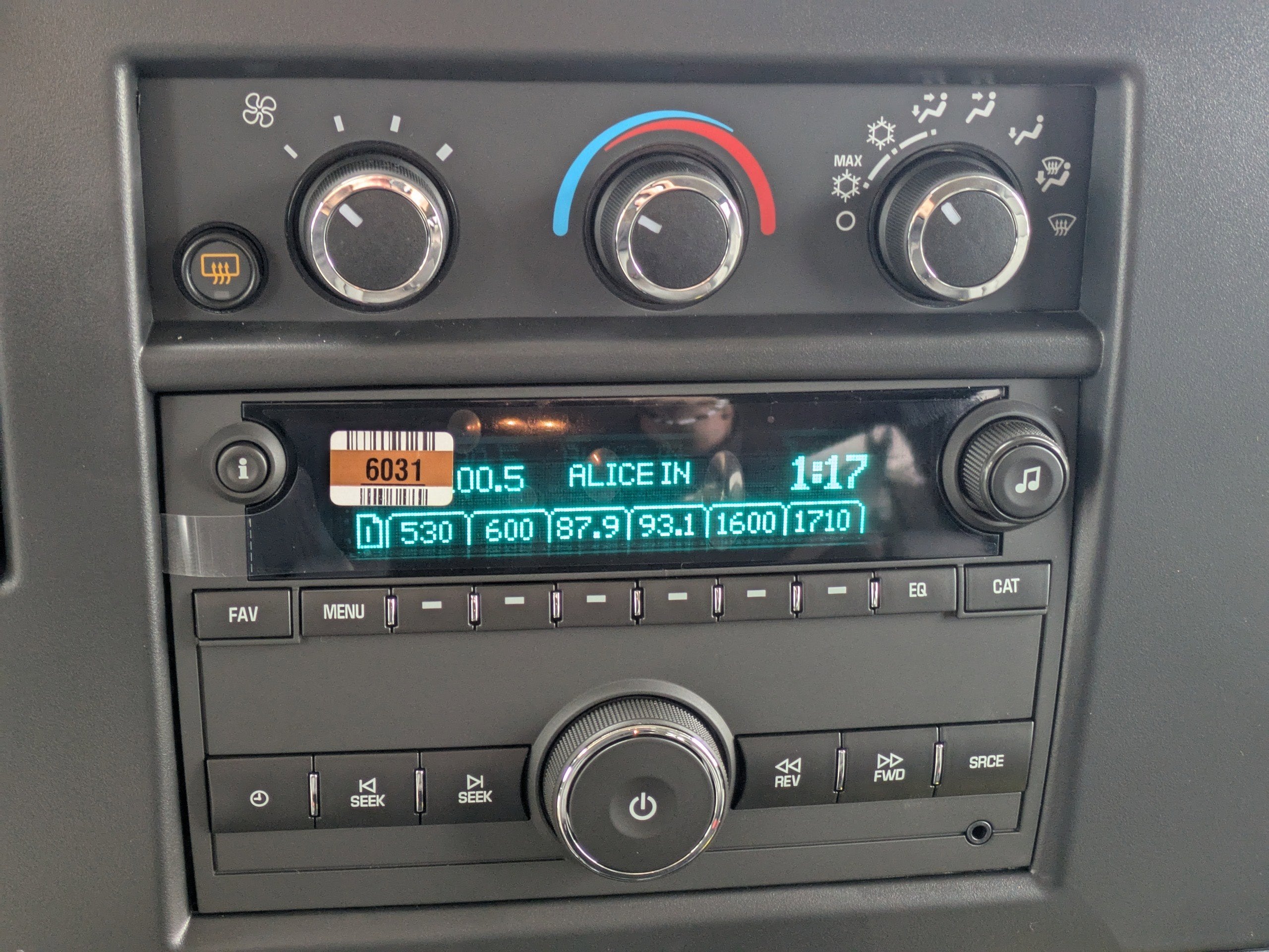 2025 Chevrolet Express Passenger 1LS