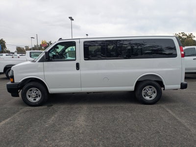 2025 Chevrolet Express Passenger 1LS