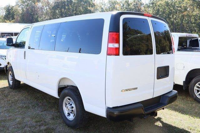 2025 Chevrolet Express Passenger 3500 1LS