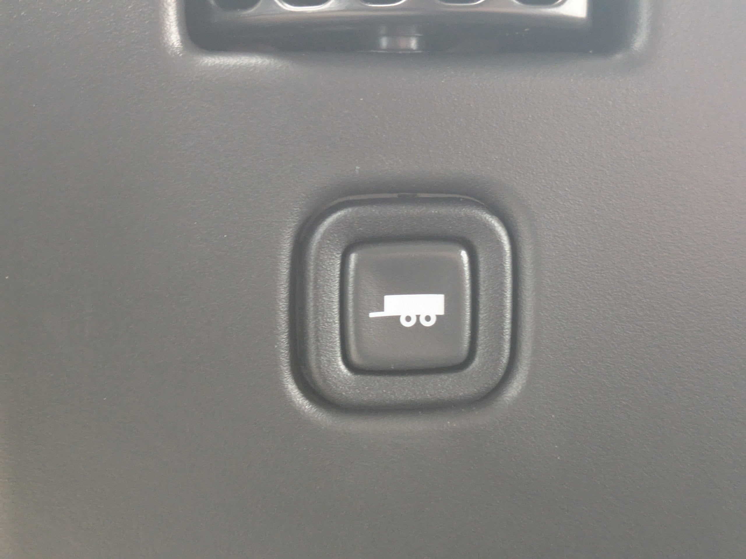 2025 Chevrolet Express Passenger 3500 1LS