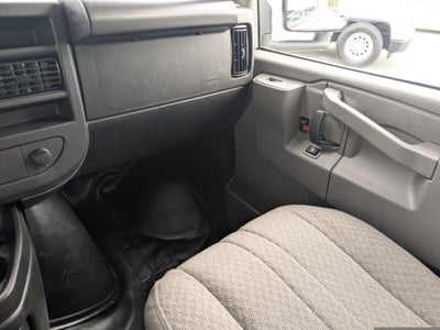 2025 Chevrolet Express Cutaway 3500 1WT