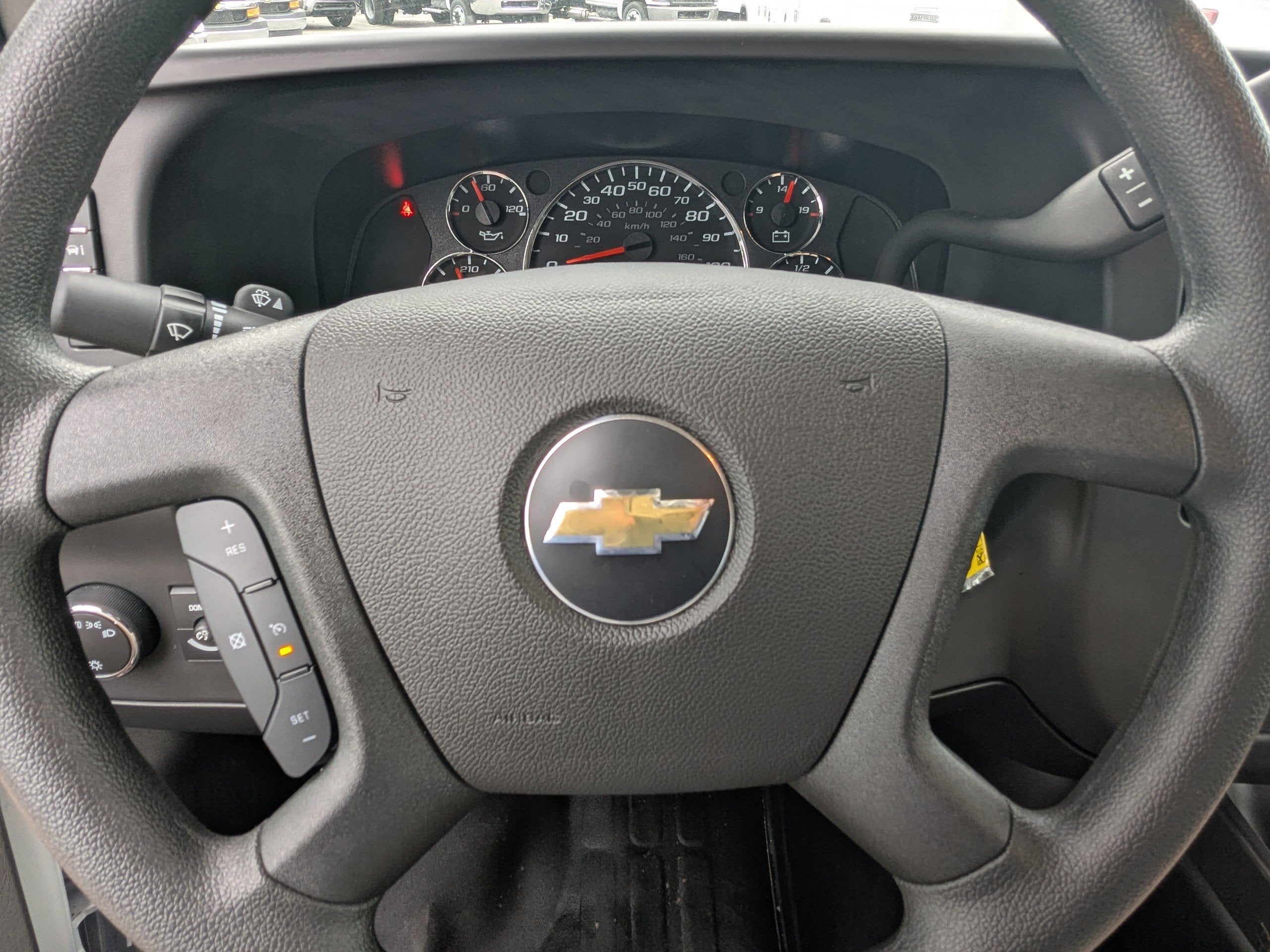 2025 Chevrolet Express Cutaway 3500 1WT