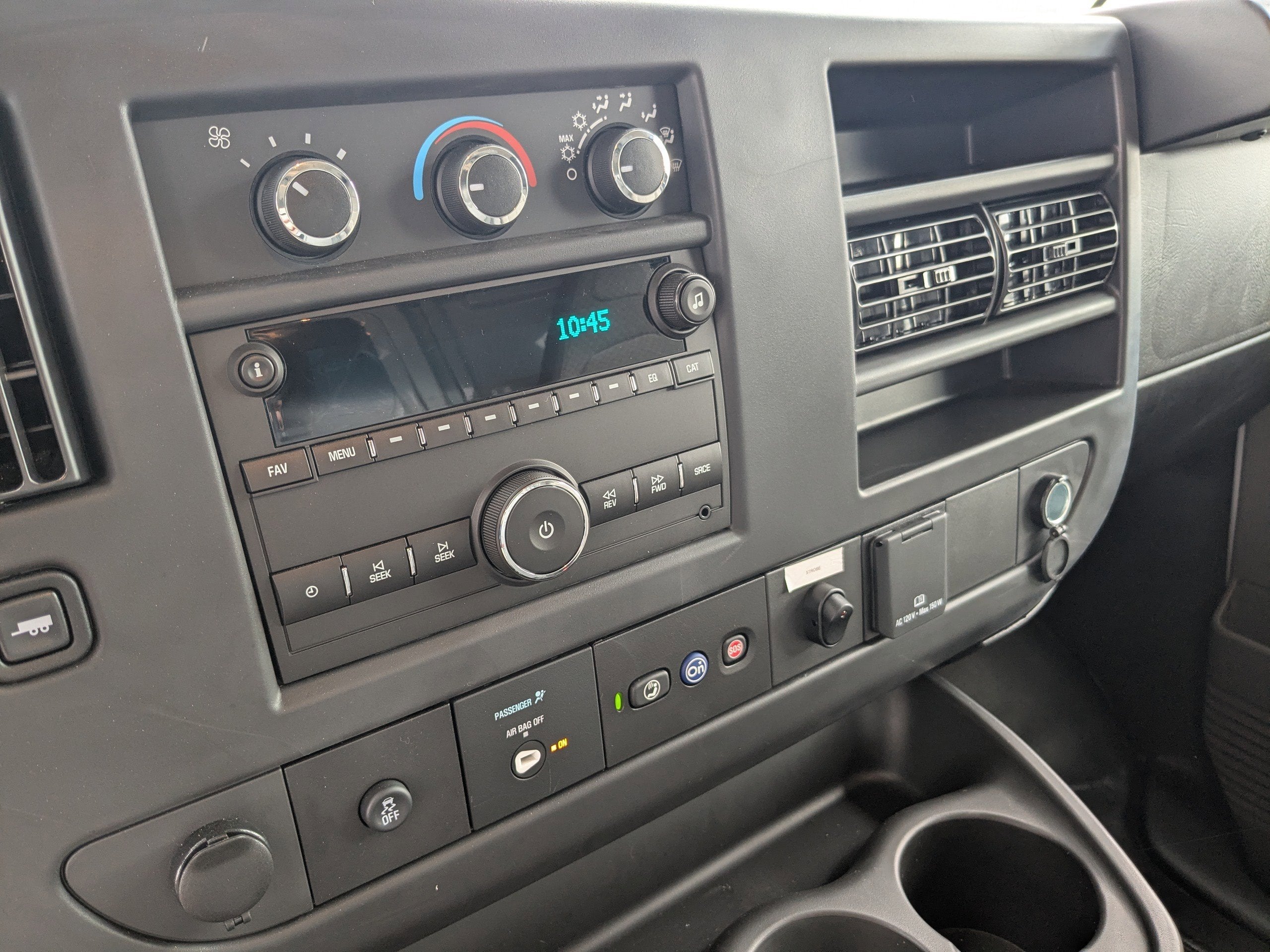 2025 Chevrolet Express Cutaway 3500 1WT