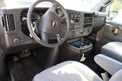 2025 Chevrolet Express Cutaway 3500 1WT