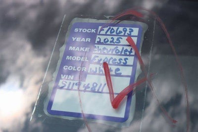 2025 Chevrolet Express Cutaway 3500 1WT