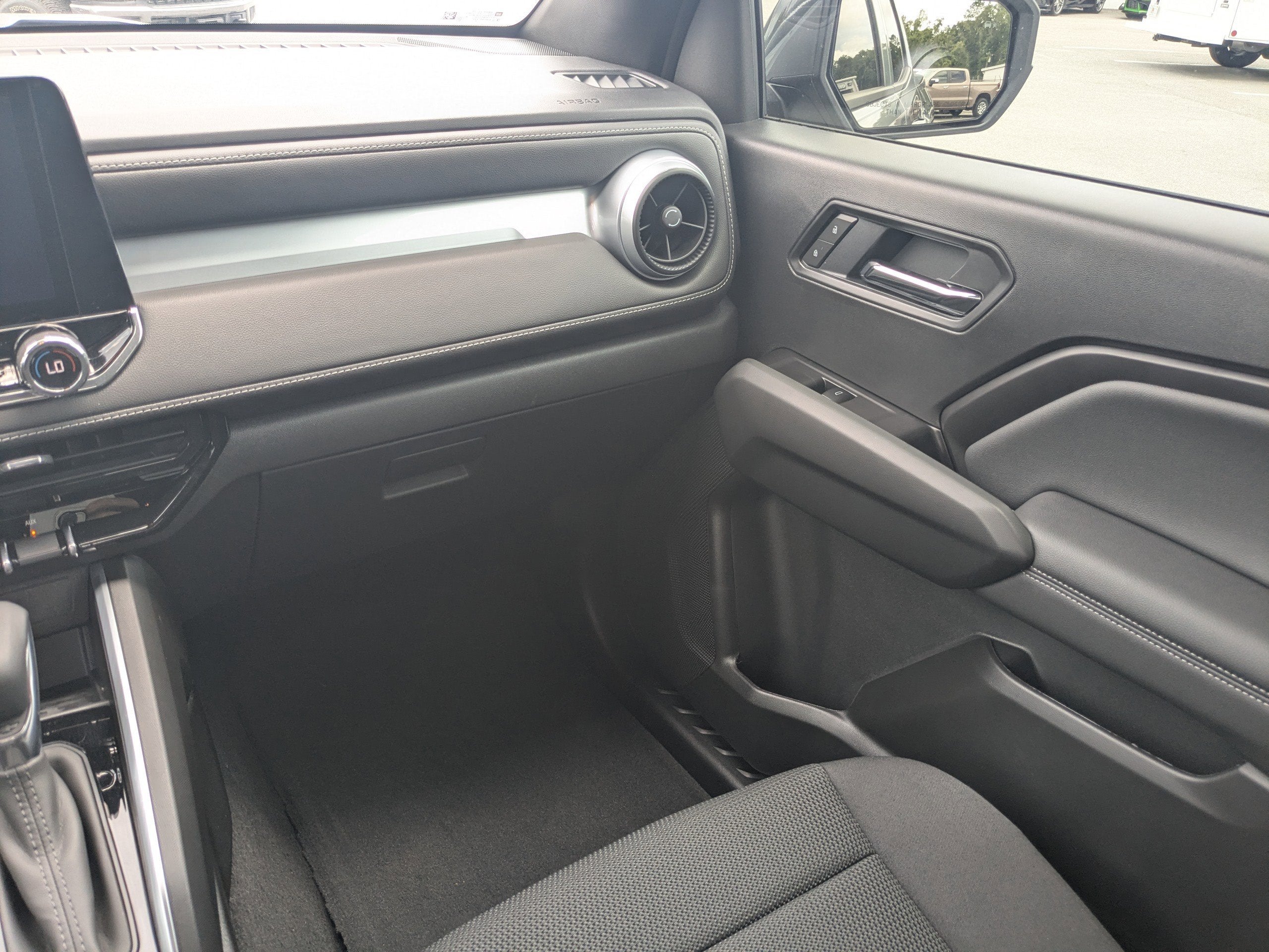 2026 Chevrolet Colorado LT - Photo 18