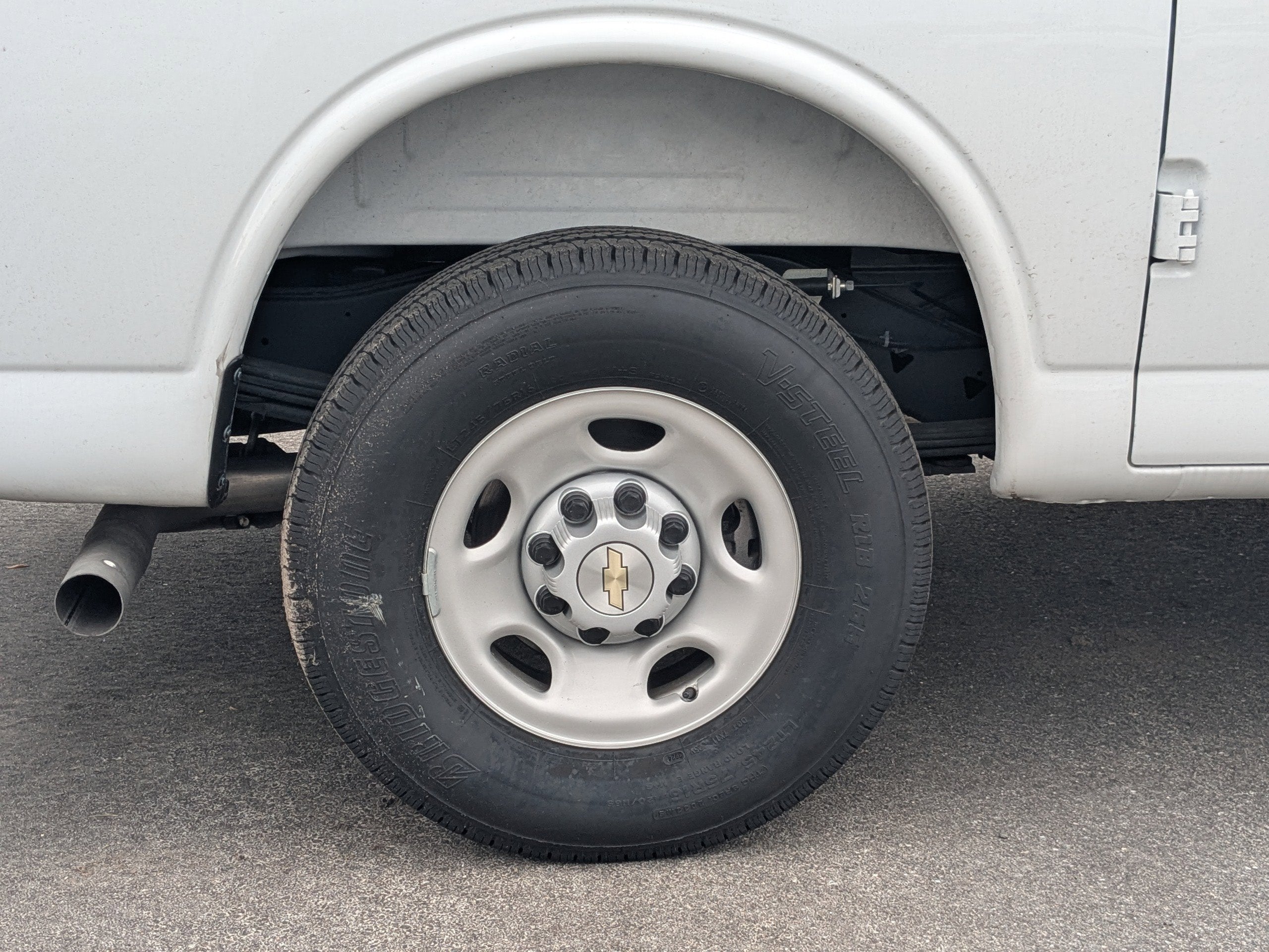 2025 Chevrolet Express Cargo WT