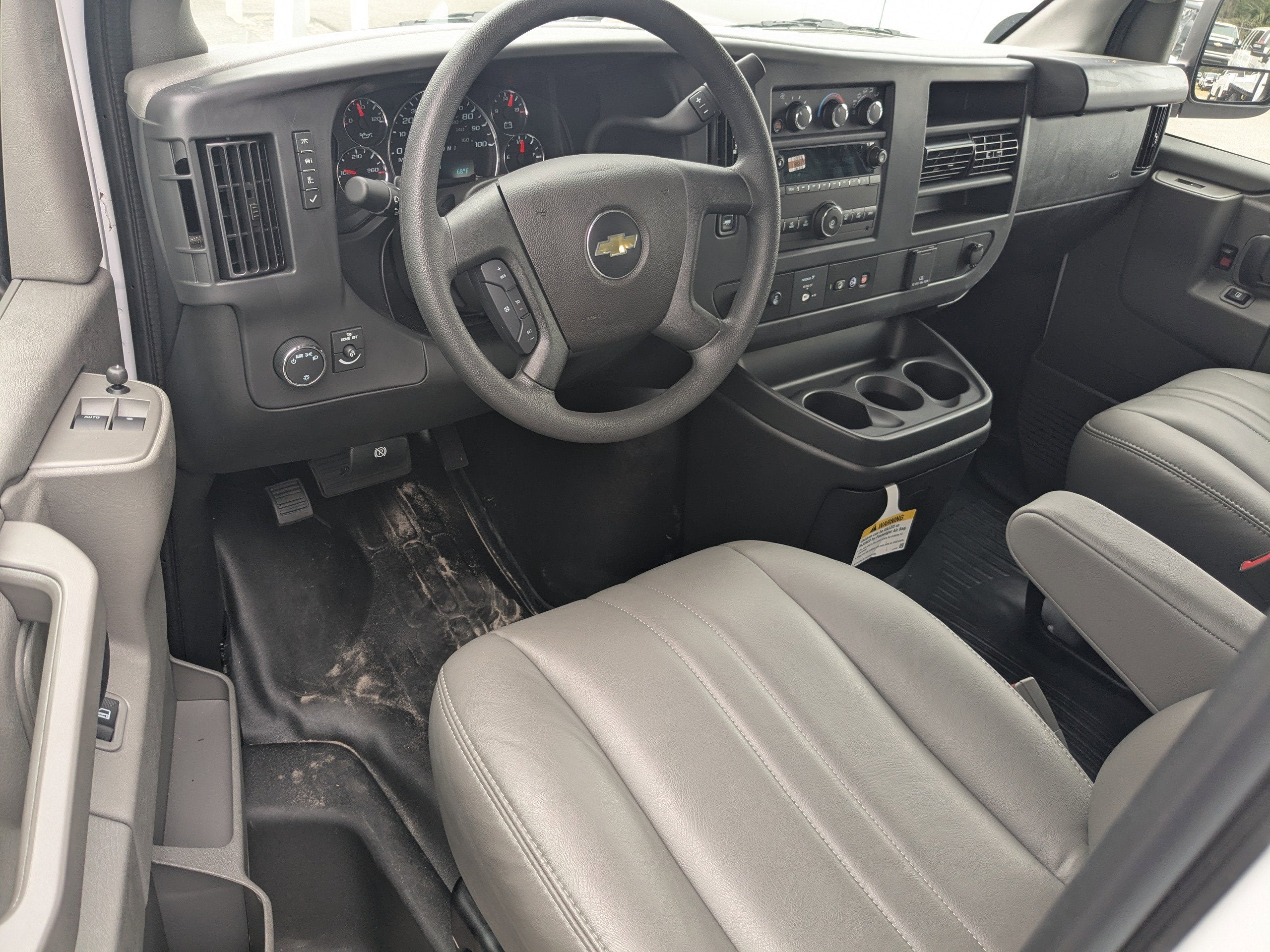 2025 Chevrolet Express Cargo WT