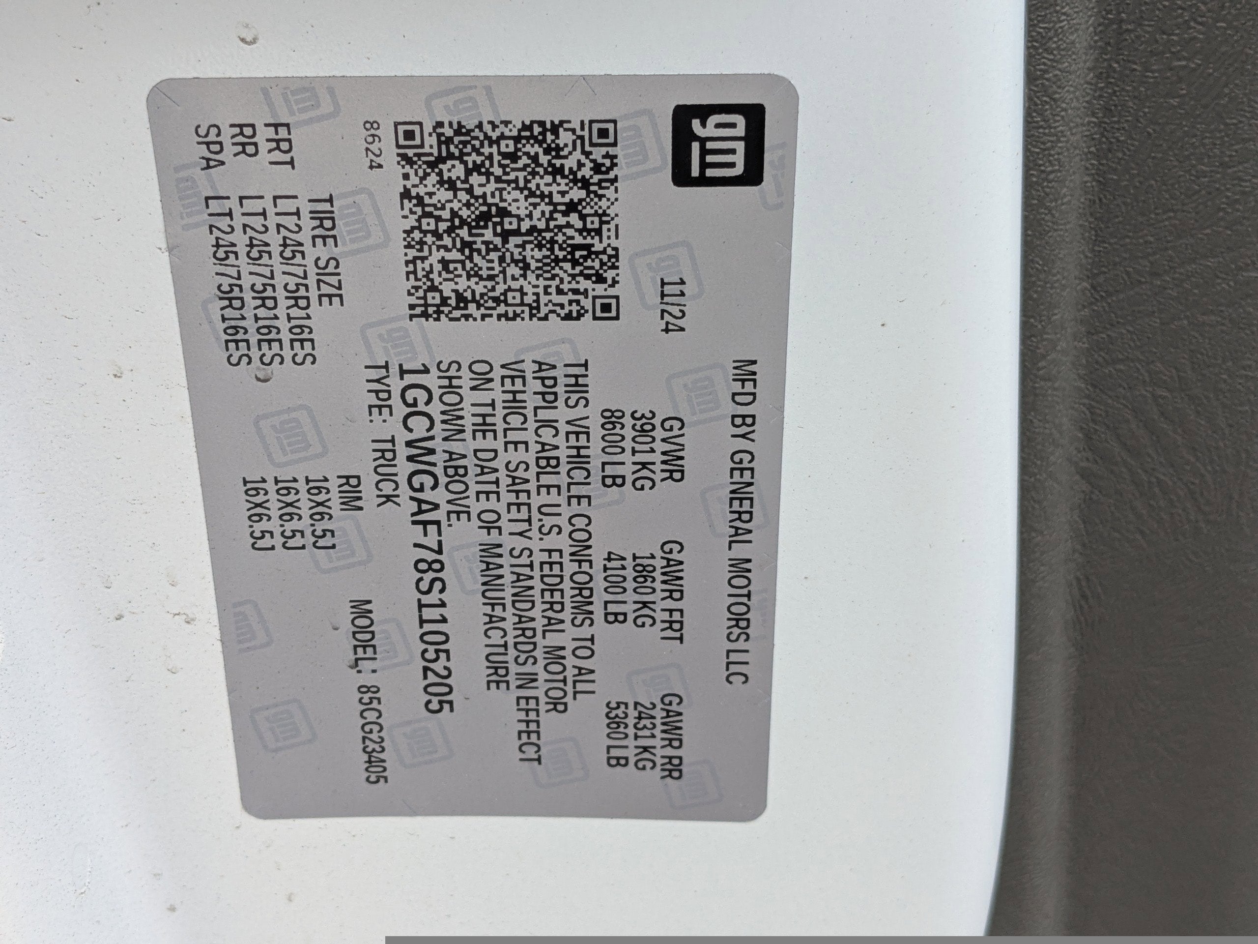 2025 Chevrolet Express Cargo WT