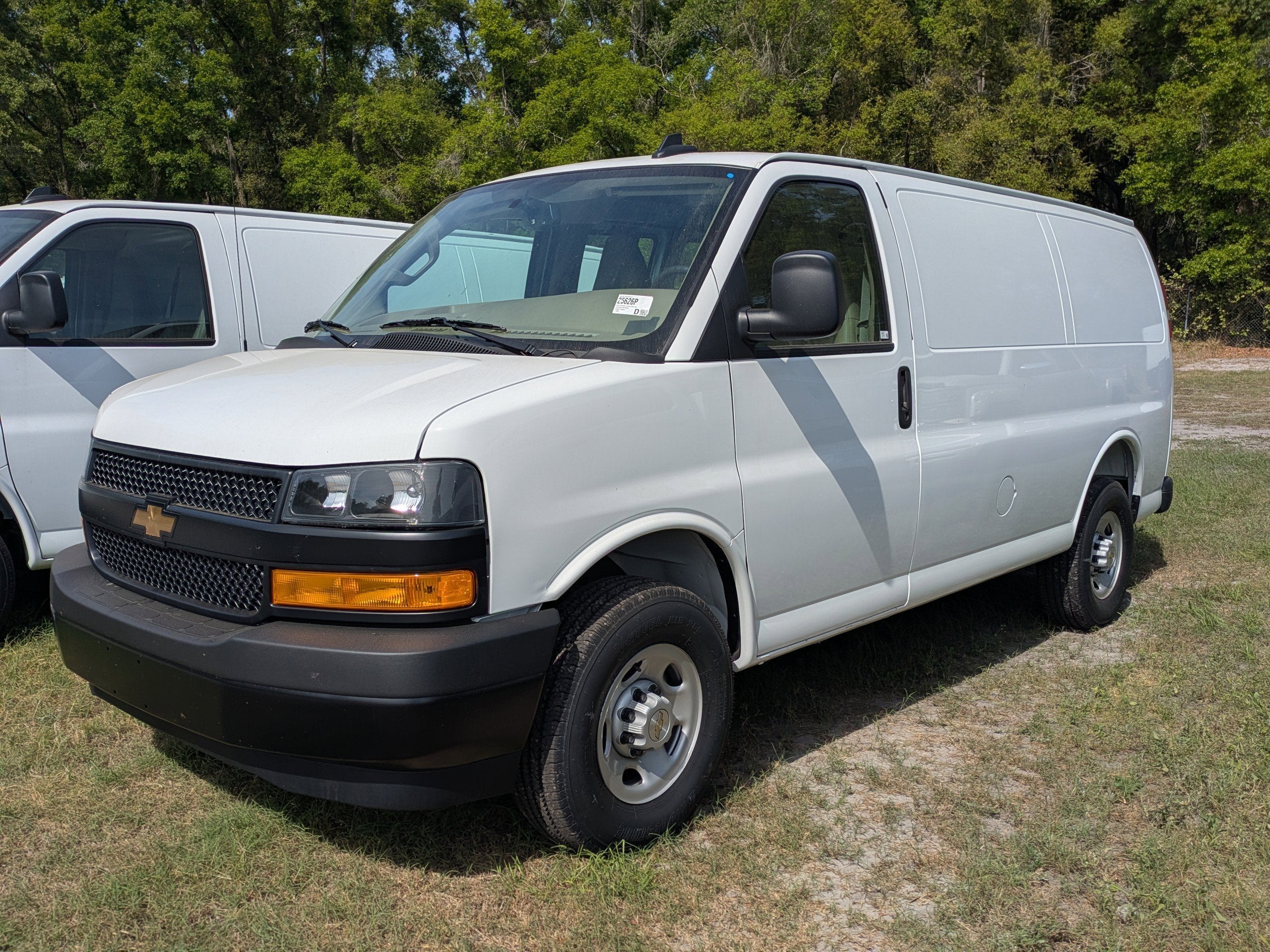 2025 Chevrolet Express Cargo WT