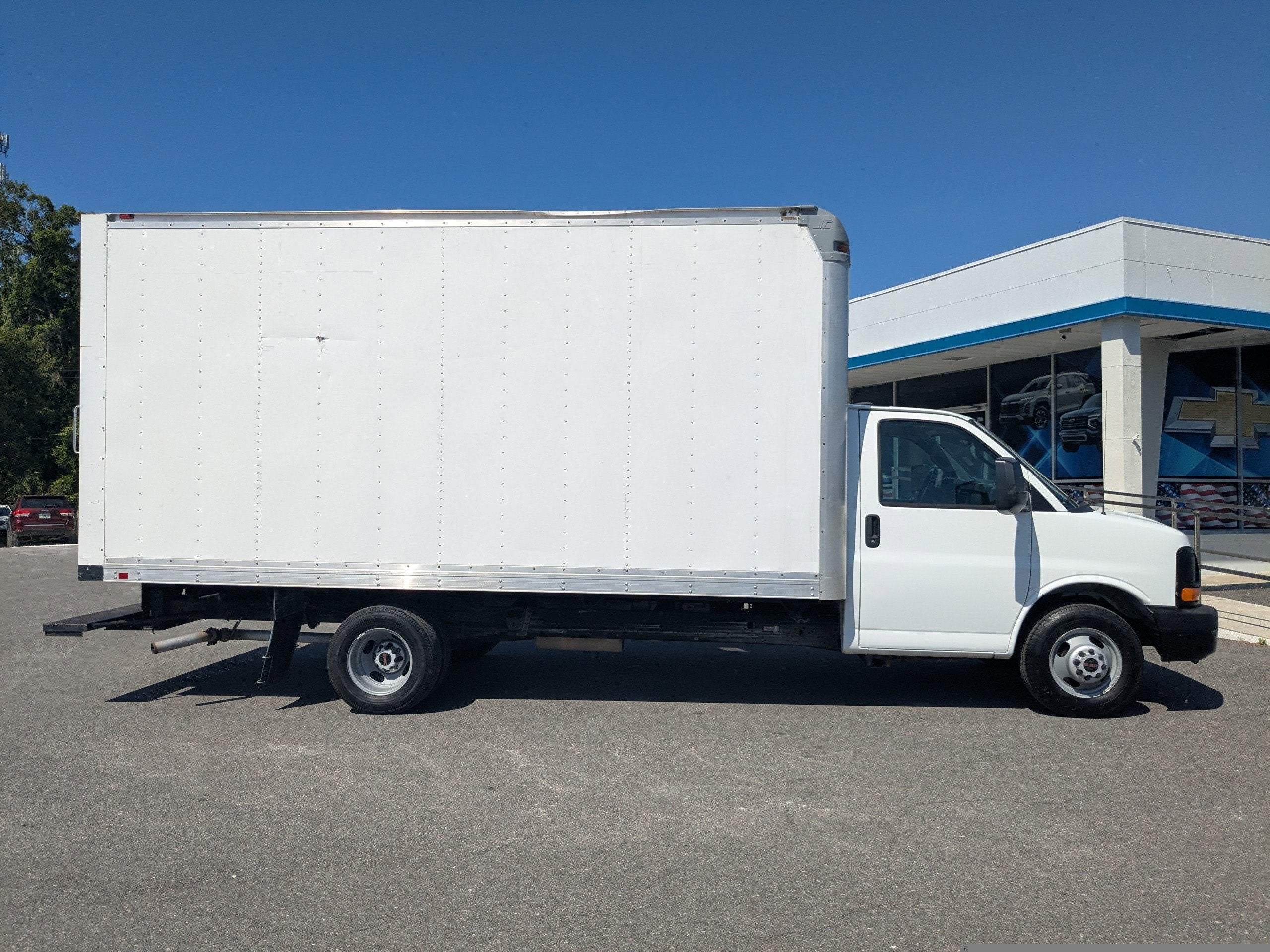 2016 GMC Savana Cutaway 3500 Base