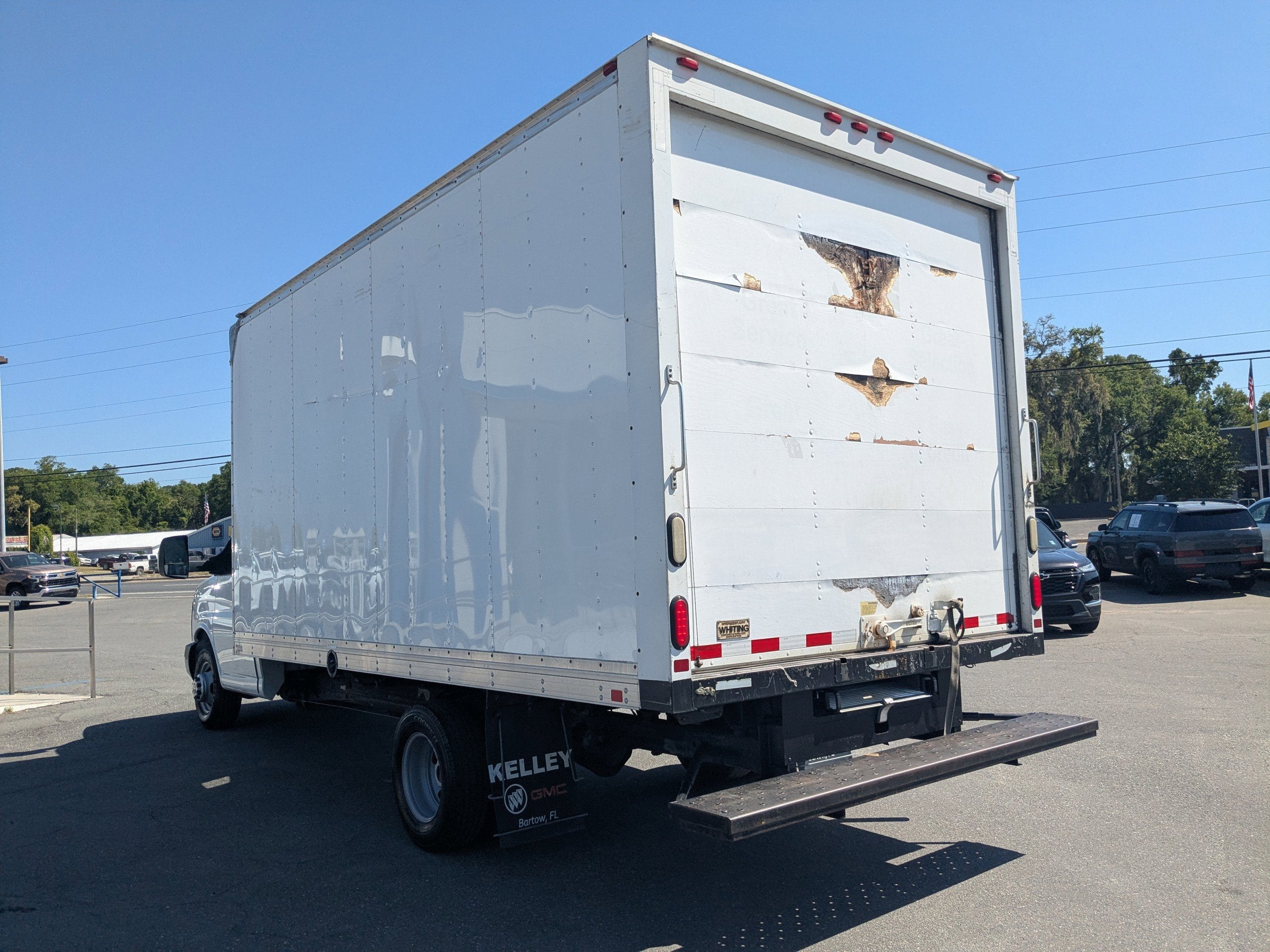 2016 GMC Savana Cutaway 3500 Base