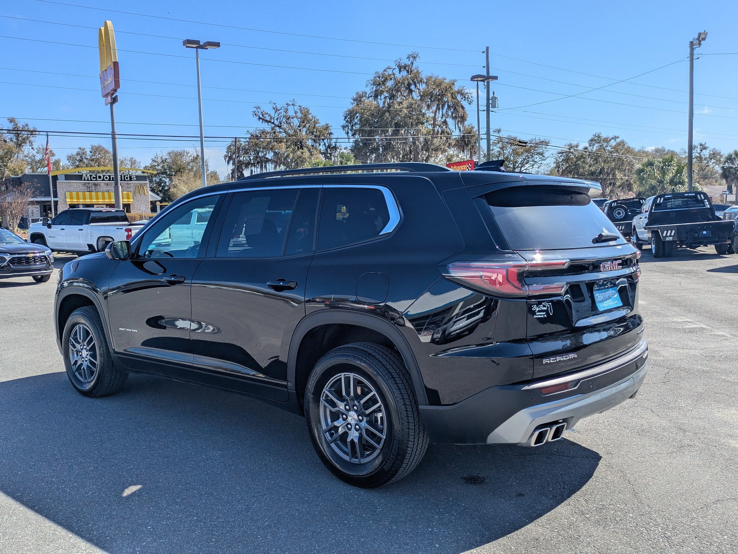 2025 GMC Acadia Elevation