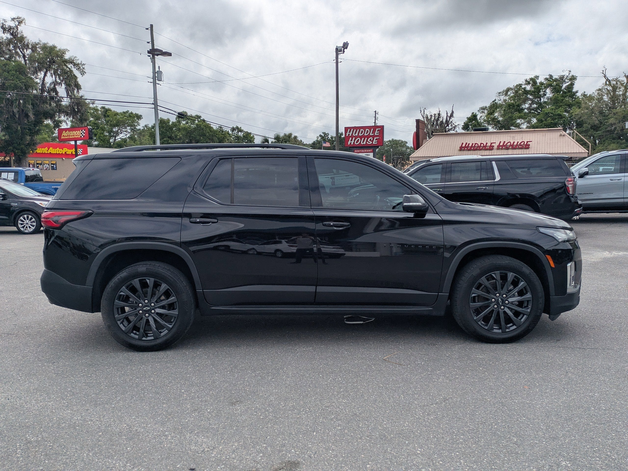 2023 Chevrolet Traverse RS
