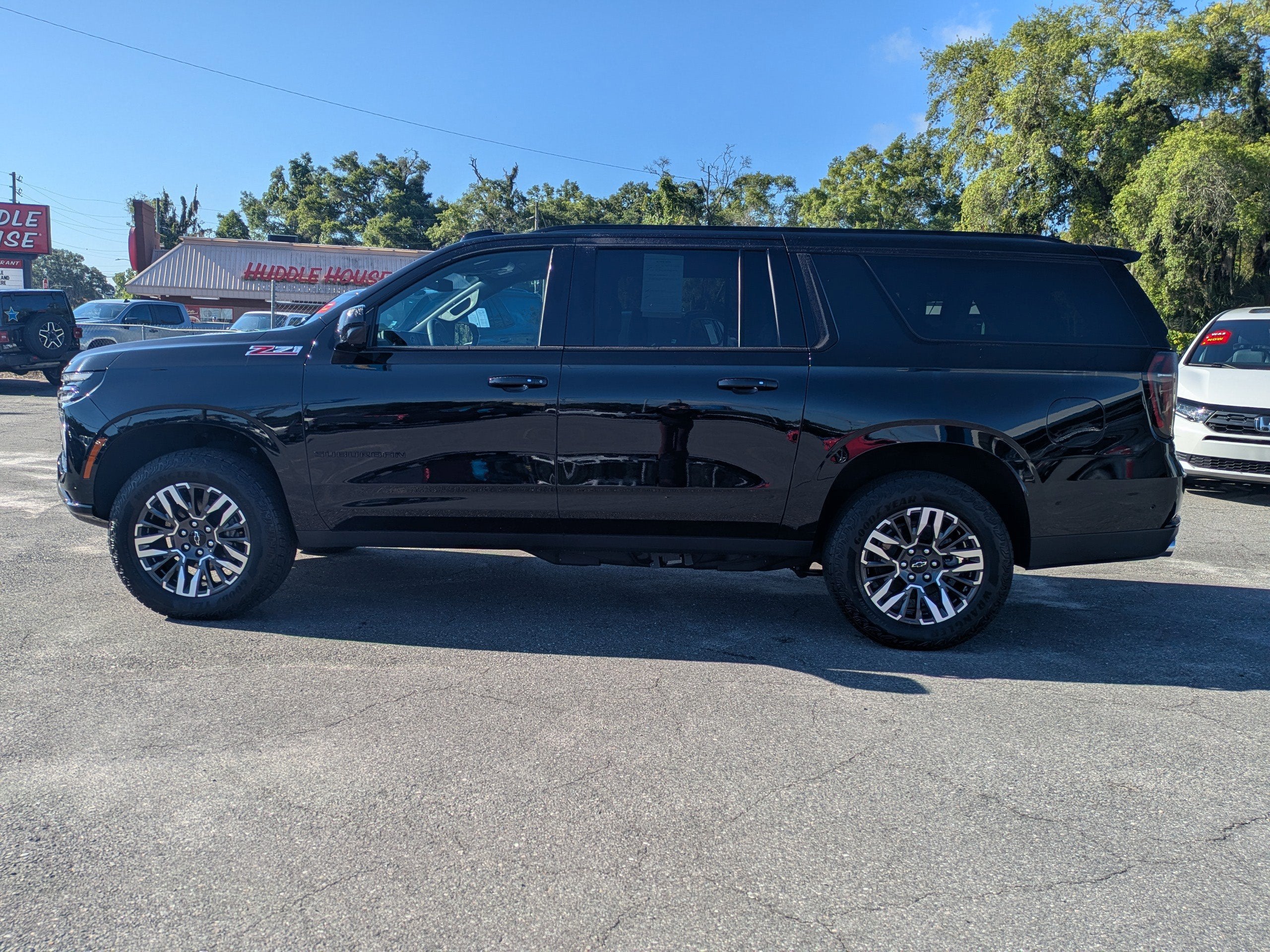 2025 Chevrolet Suburban Z71