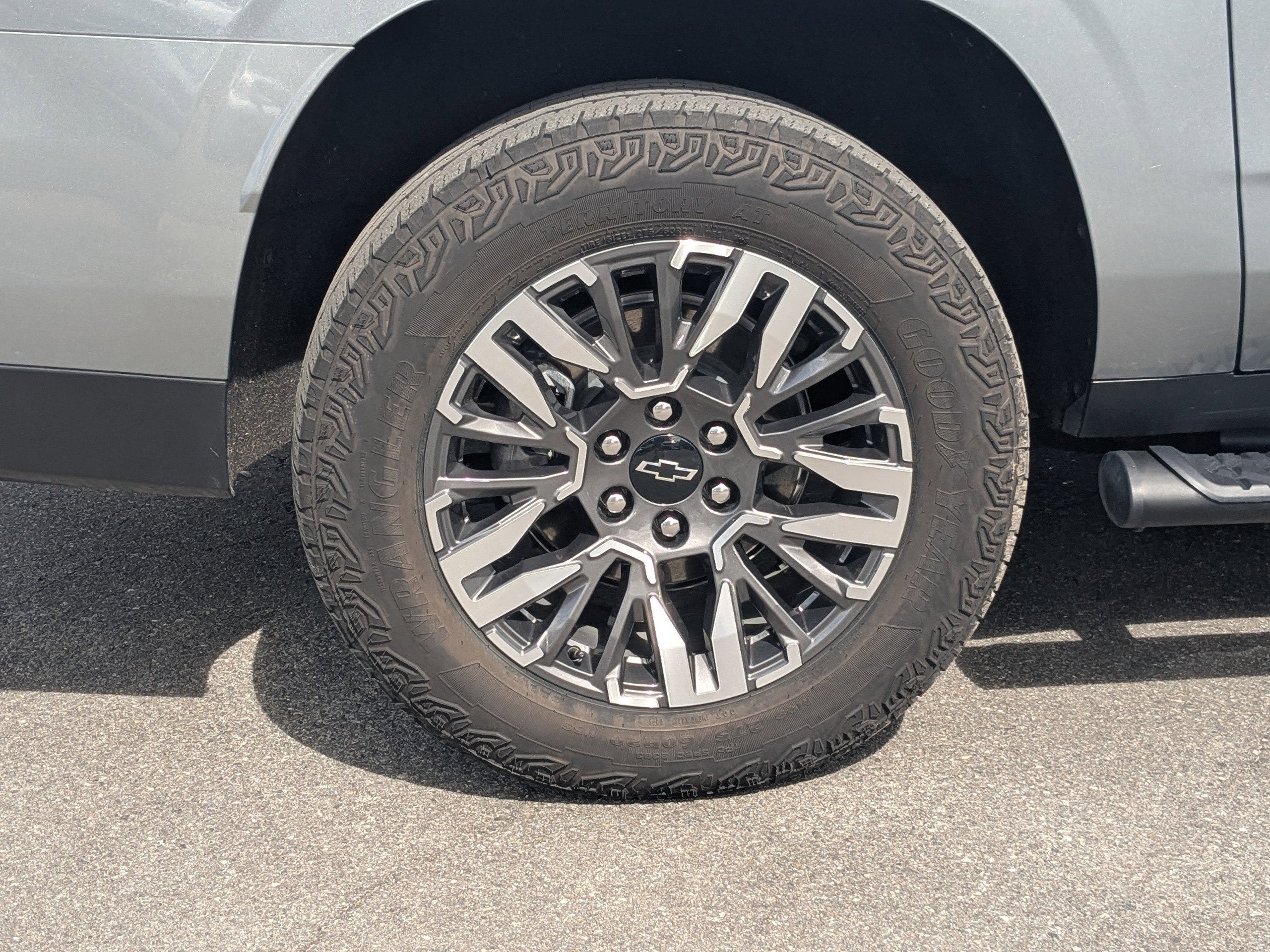 2025 Chevrolet Suburban Z71