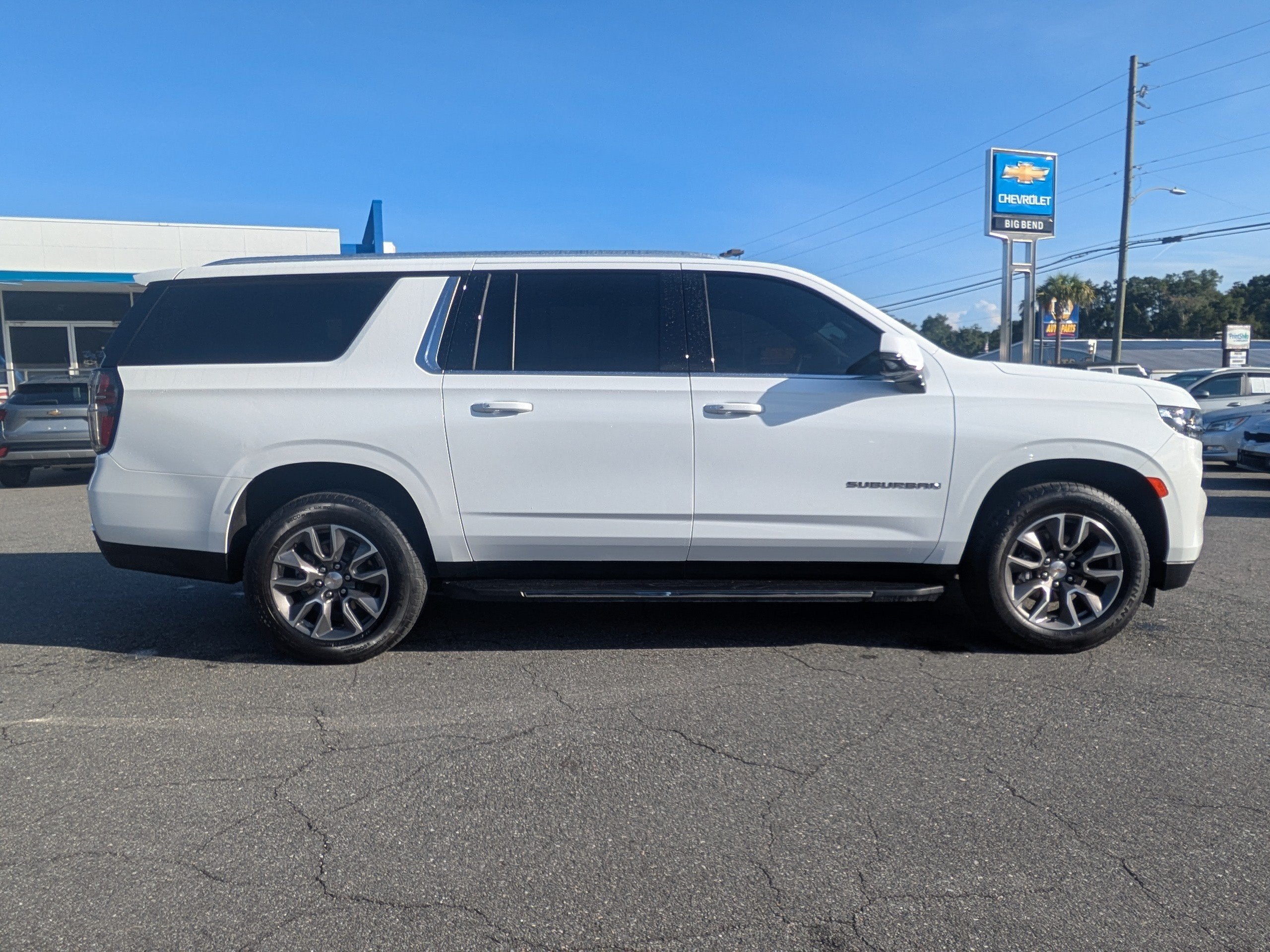 2024 Chevrolet Suburban LT