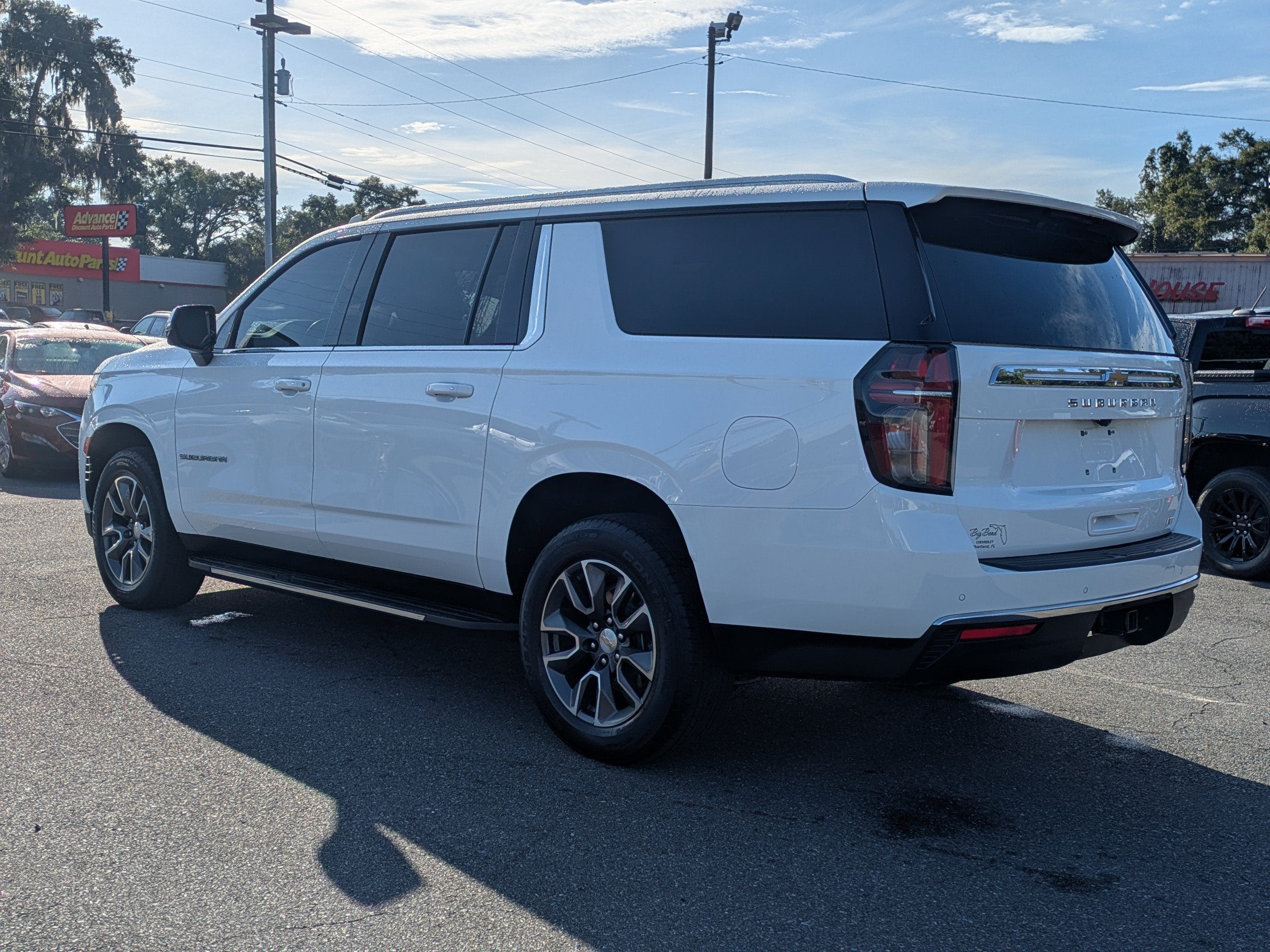 2024 Chevrolet Suburban LT