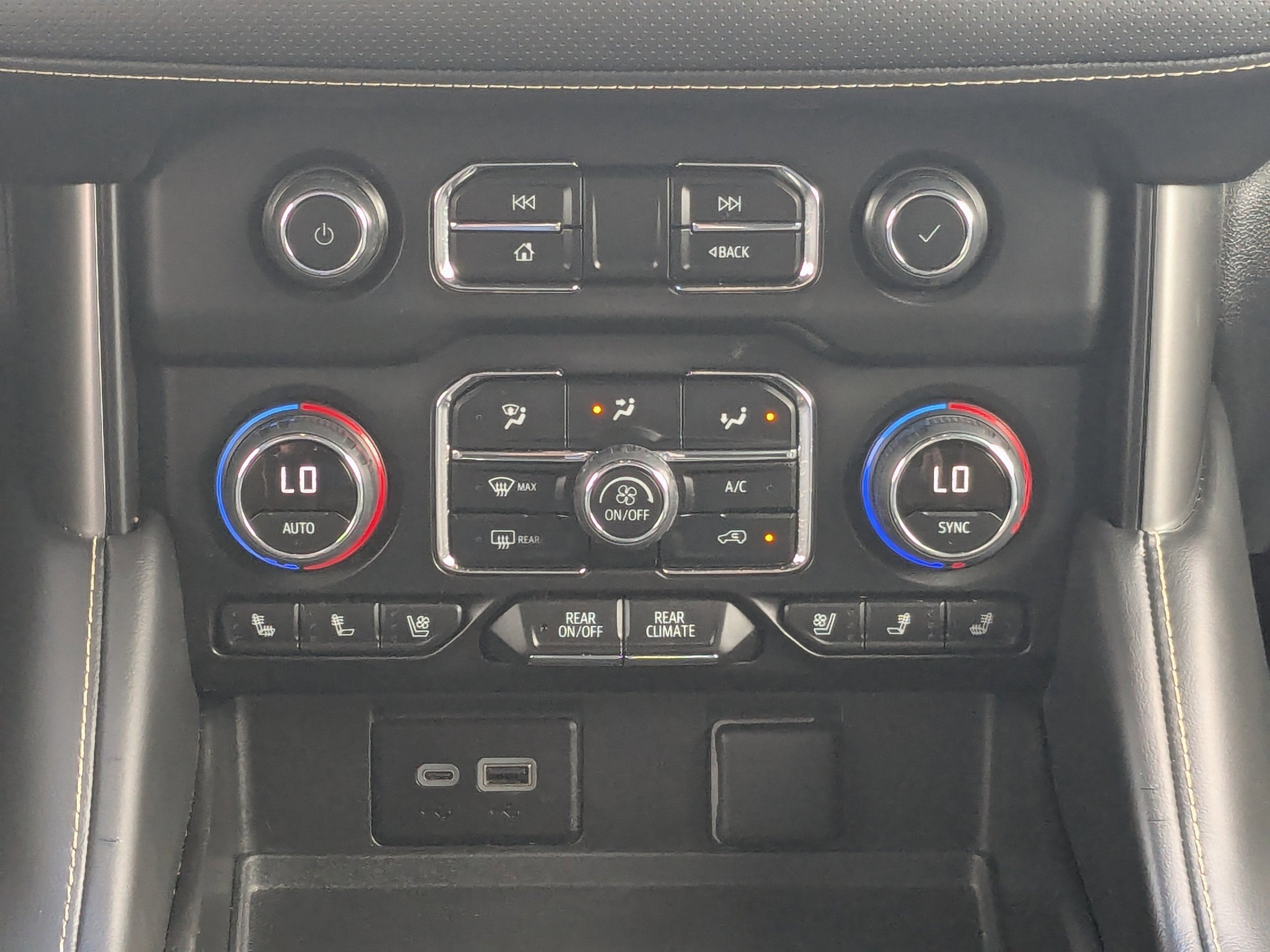 2024 Chevrolet Suburban Premier