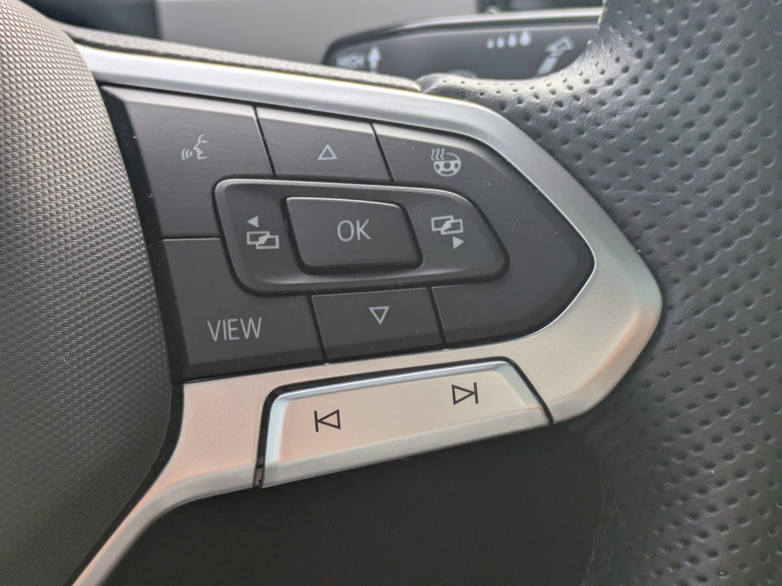 2020 Volkswagen Atlas Cross Sport 3.6L V6 SEL Premium R-Line