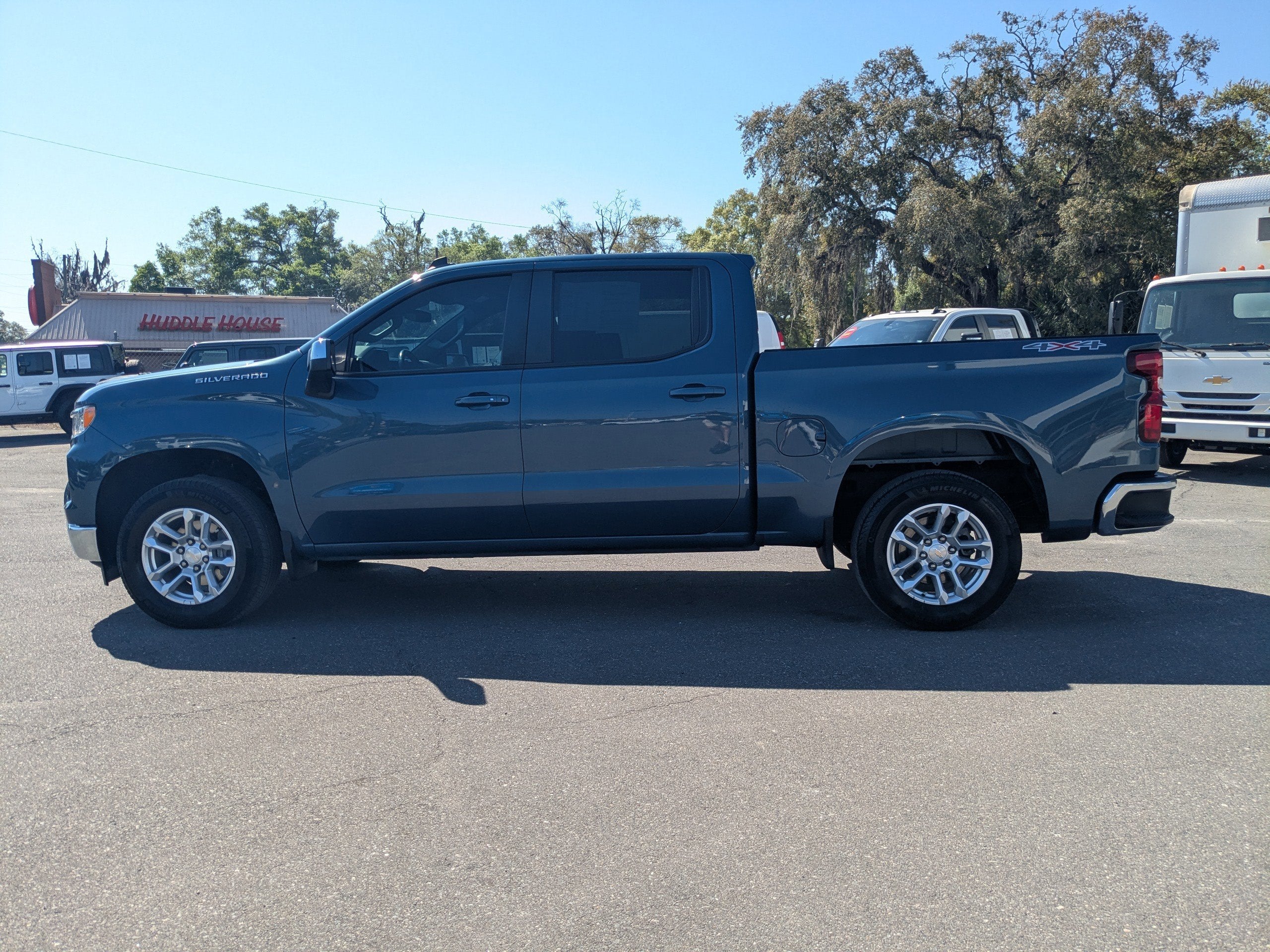 2024 Chevrolet Silverado 1500 LT (2FL)