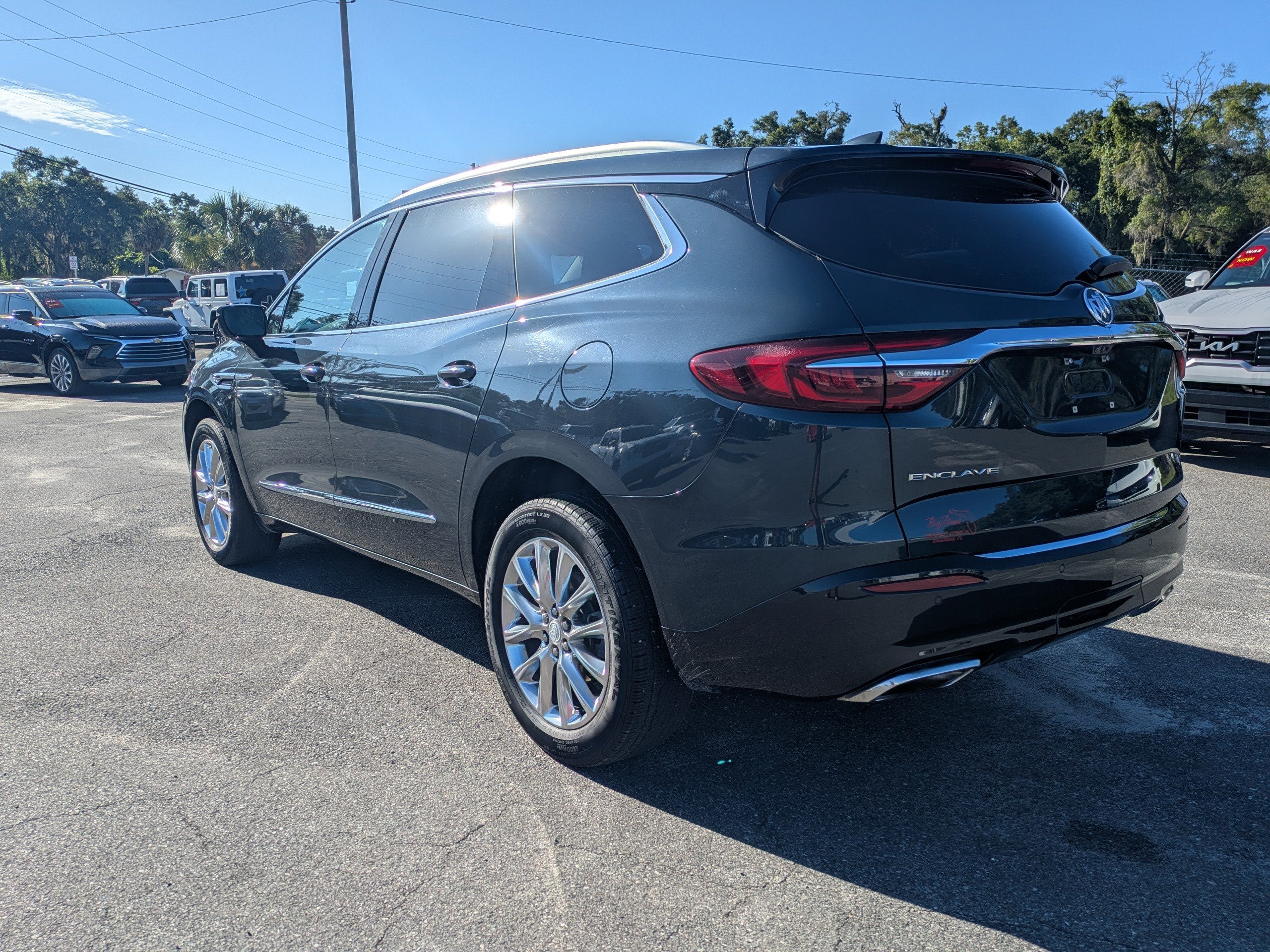2021 Buick Enclave Essence