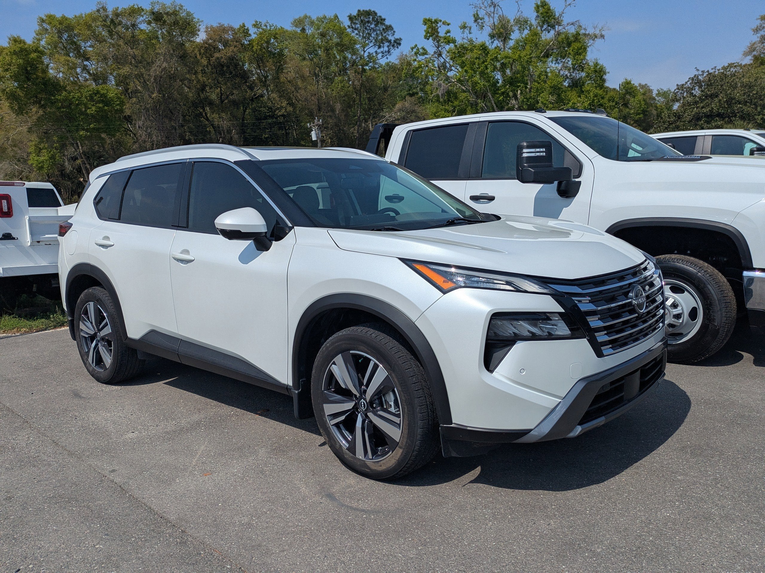 2024 Nissan Rogue SL