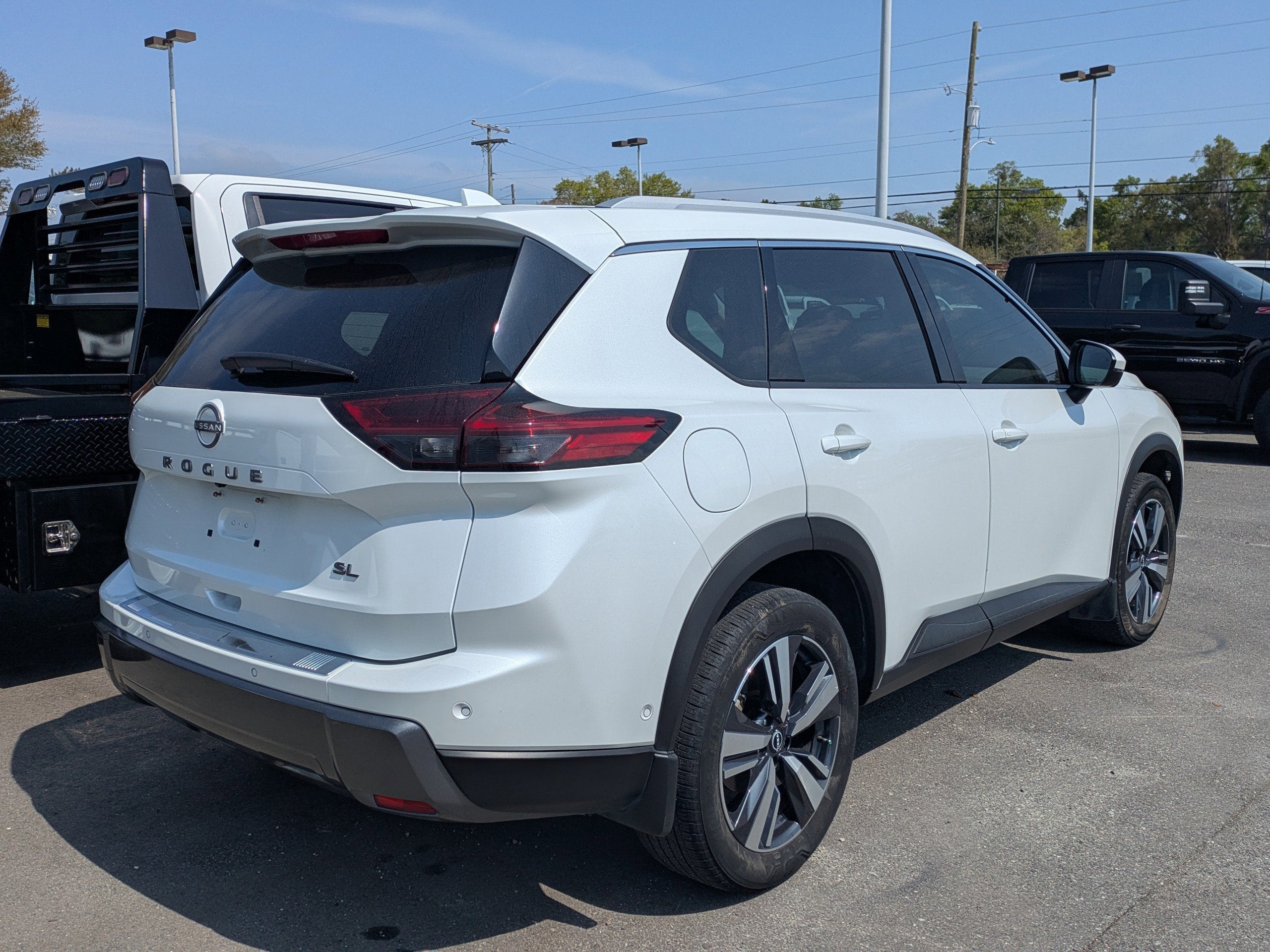 2024 Nissan Rogue SL
