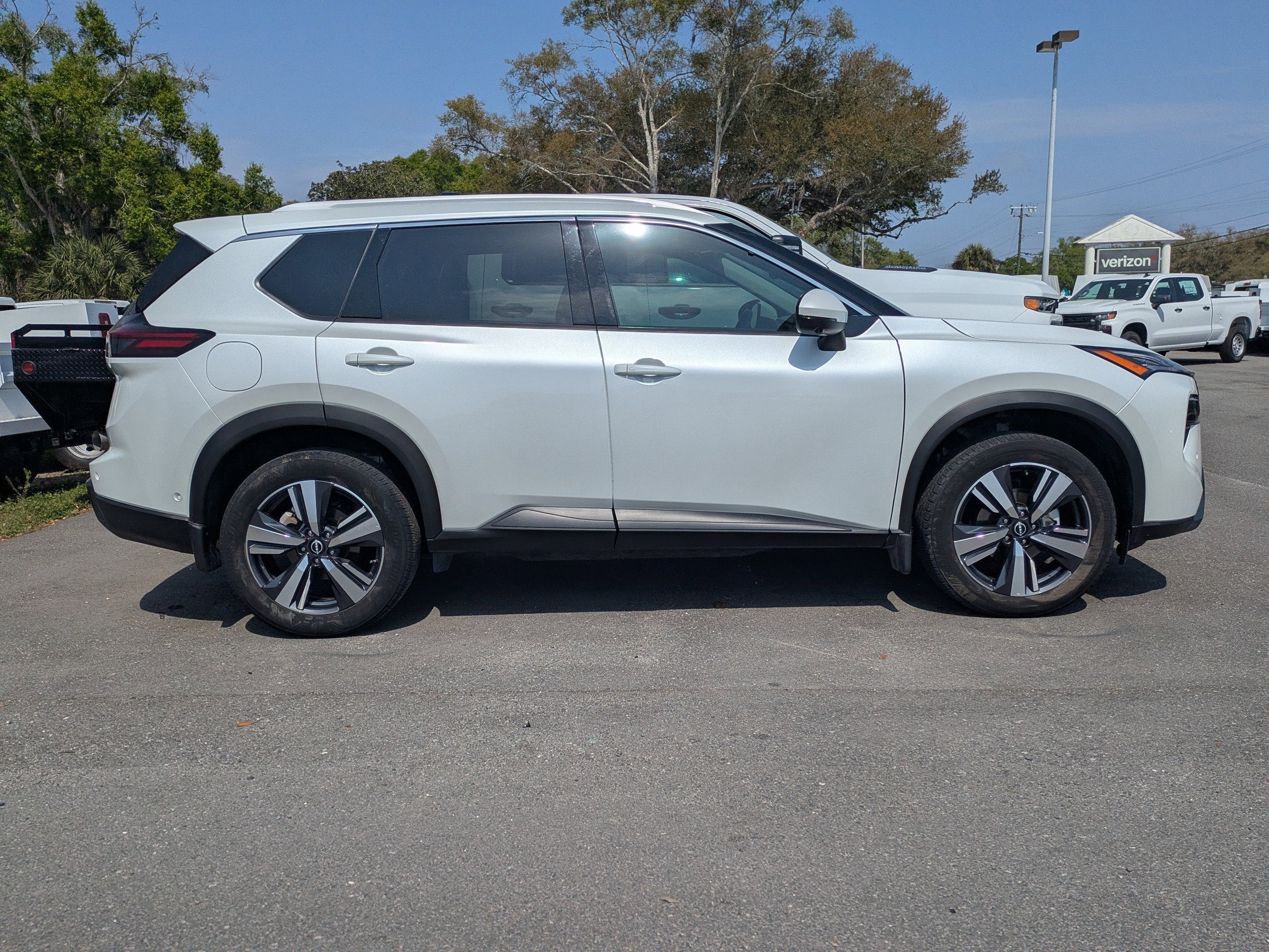 2024 Nissan Rogue SL