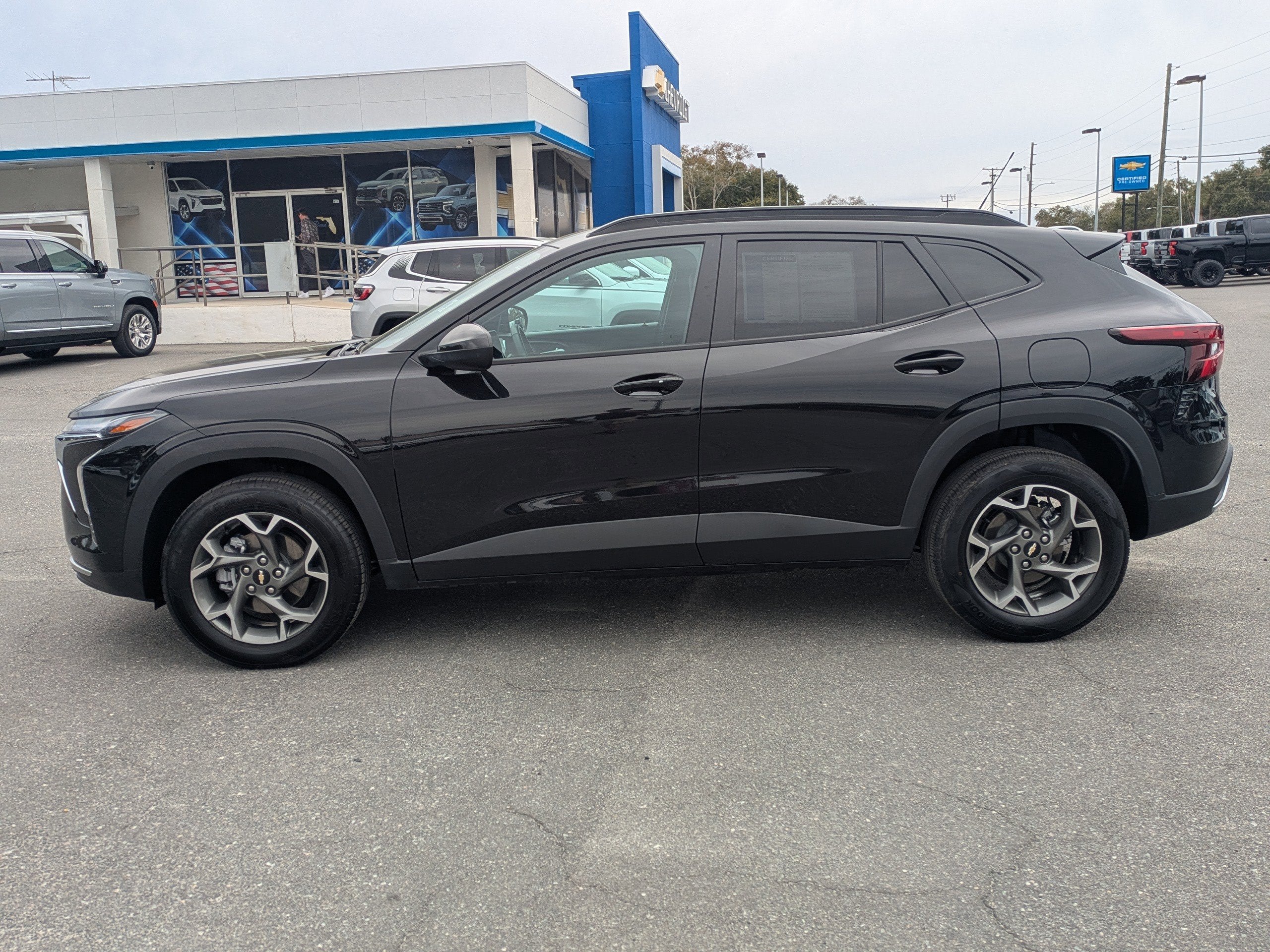2025 Chevrolet Trax LT